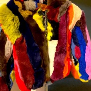 A winter fur it’s a color fur small that’s looks good on a bay girl